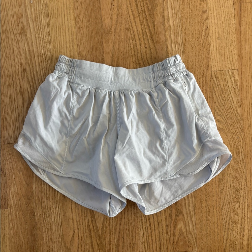 Lululemon Hotty Hot’s 2.5” | White | Size 0
